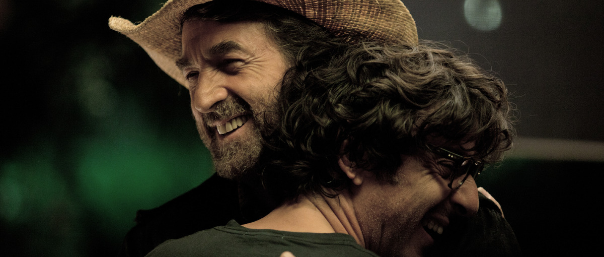 Кадры из Не входить, мы не одеты (2012)