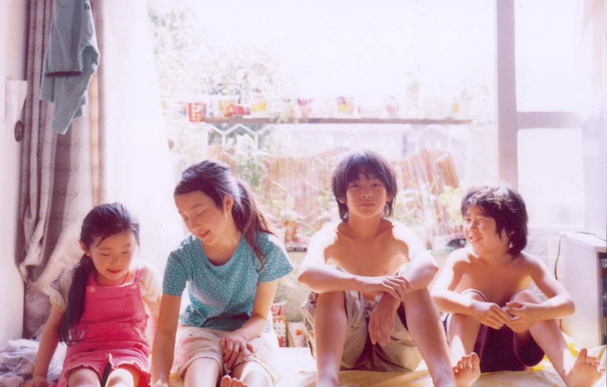 Кадры из Никто не узнает (2004)