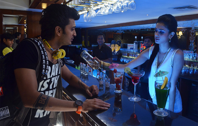 Кадры из Какие мы крутые (2012)