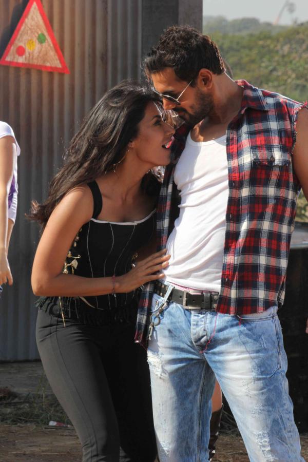 Я, я и только я (2013)