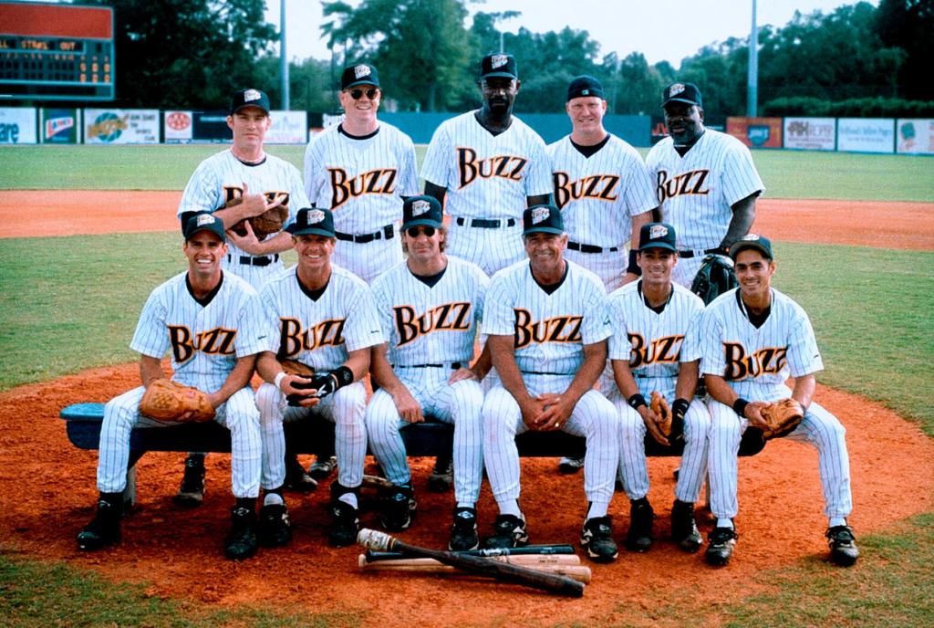 Кадры из Высшая лига 3 (1998)