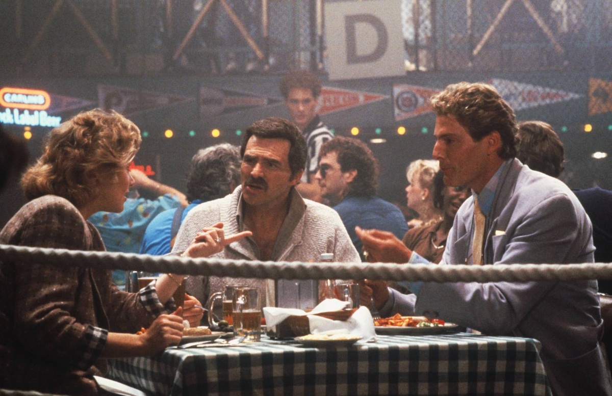 Кадры из Переключая каналы (1988)