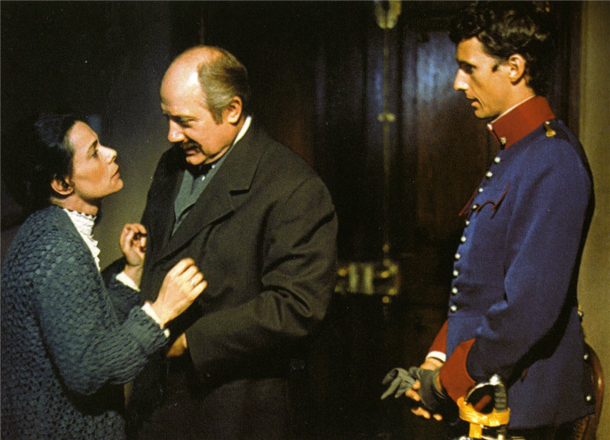 Кадры из Опасная жалость (ТВ) (1979)