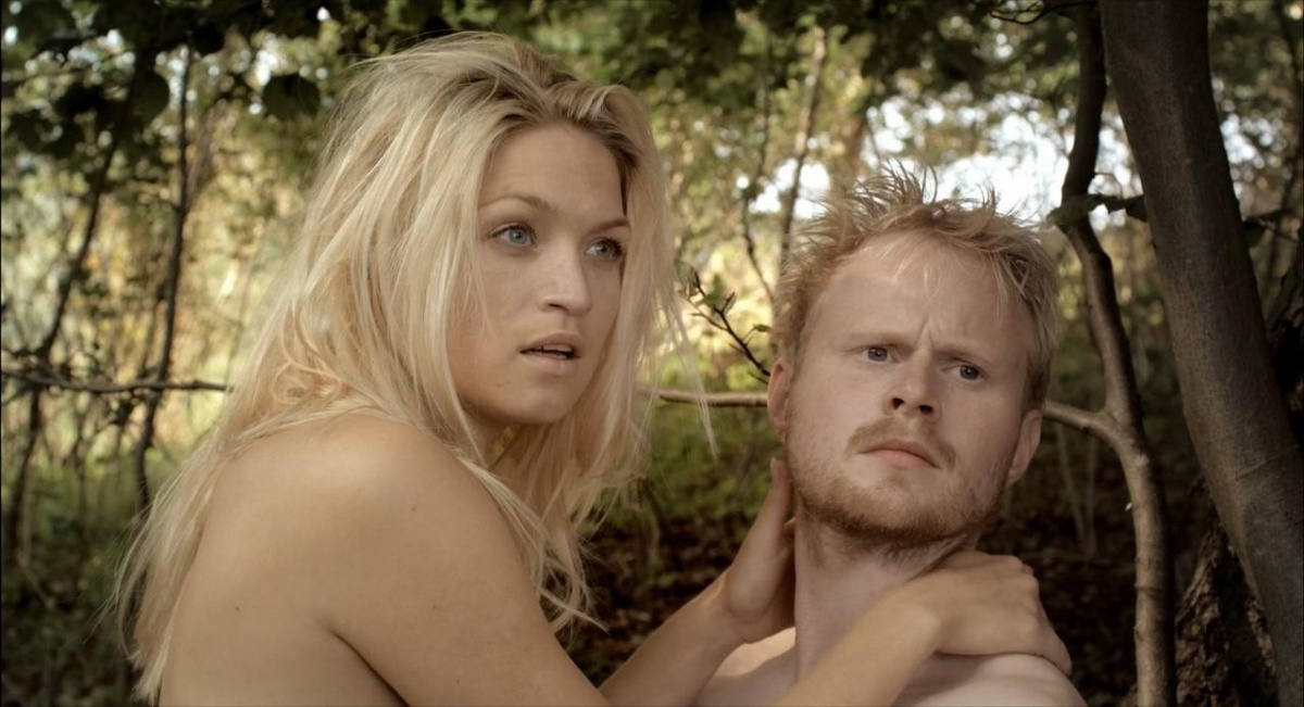 Кадры из За гранью (2012)