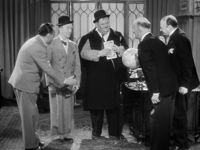 Кадры из Утопия (1951)