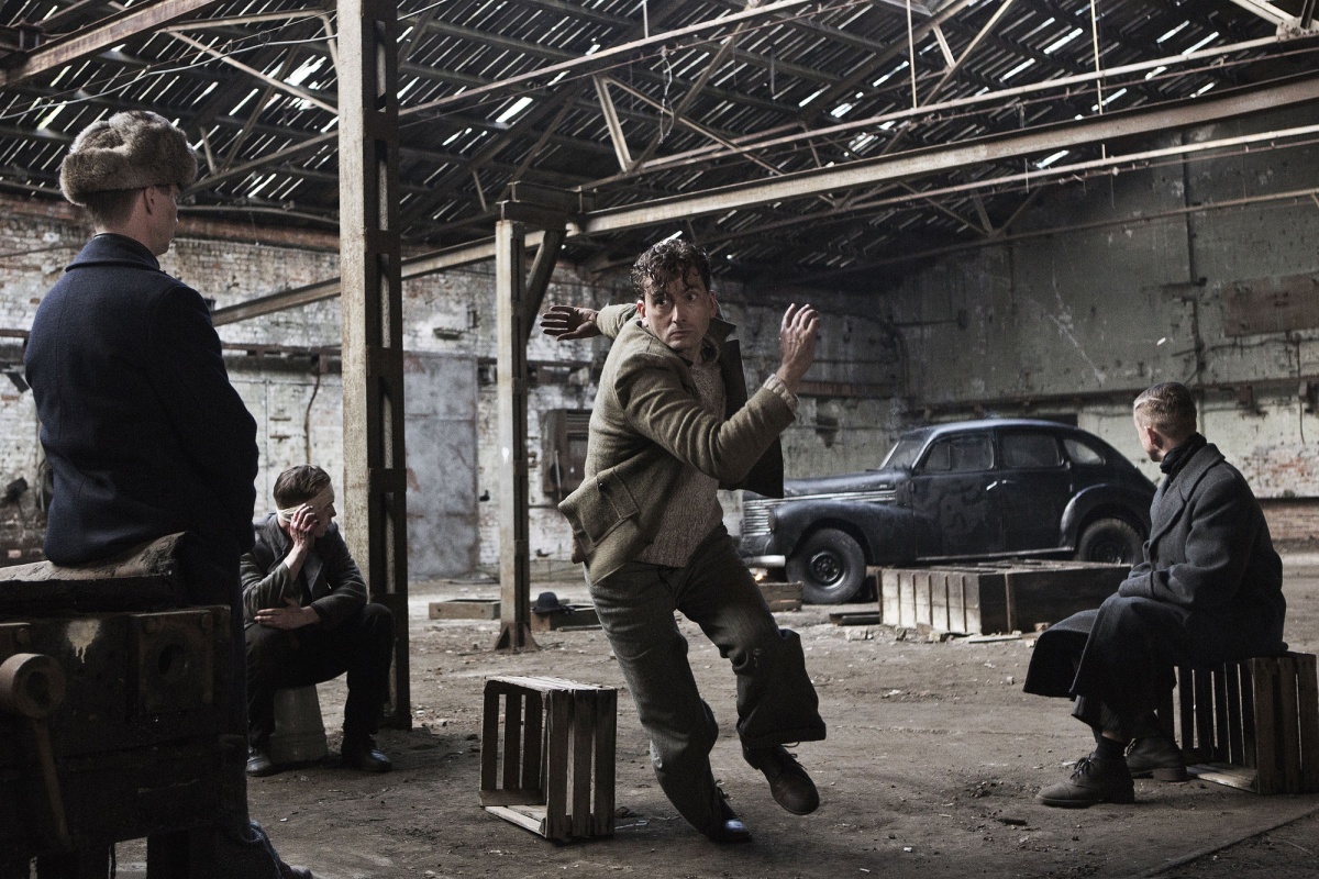 Кадры из Шпионы Варшавы (2013)