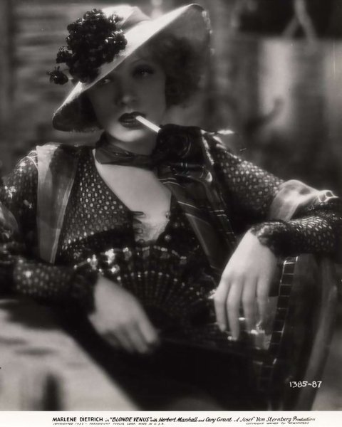 Кадры из Белокурая Венера (1932)