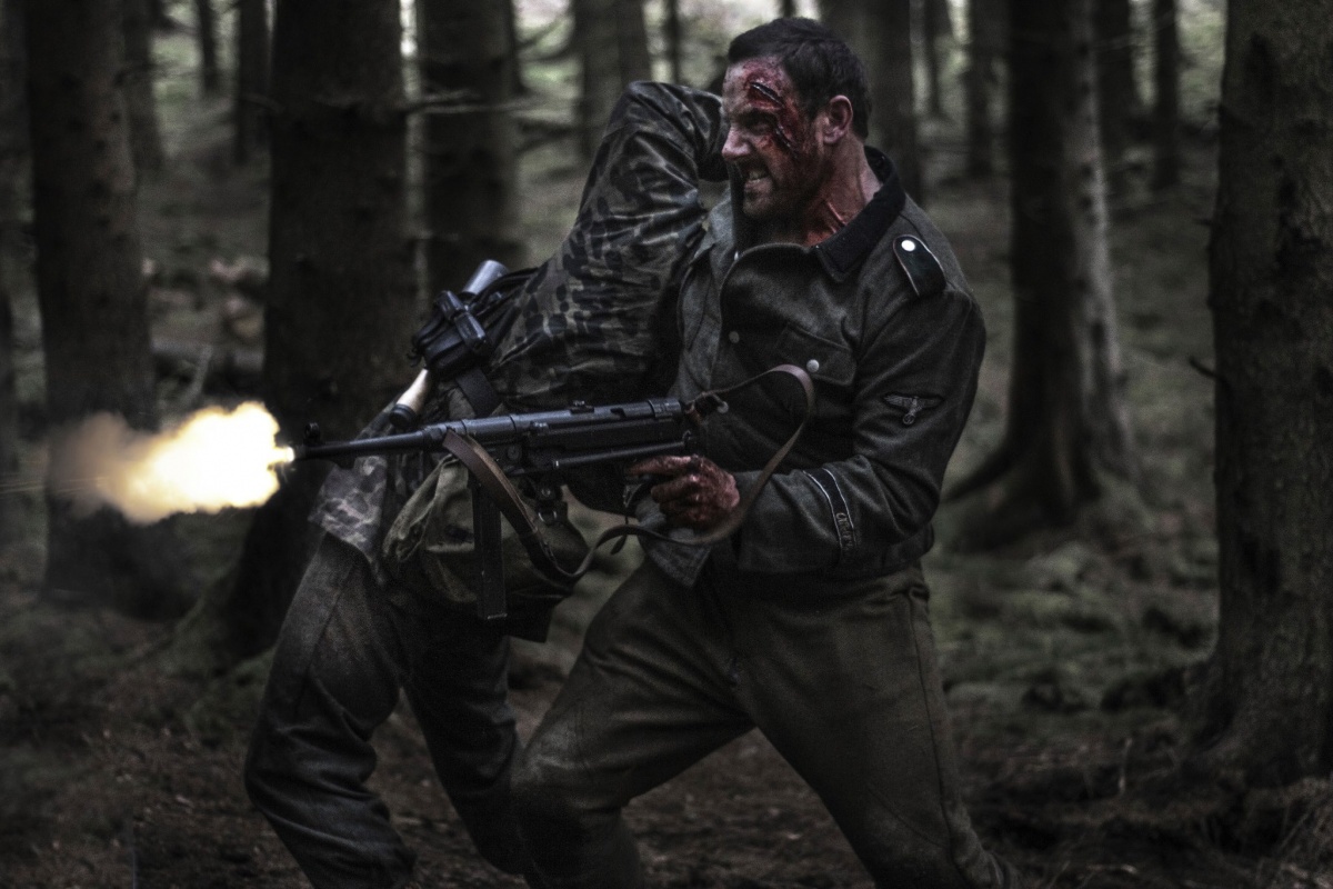 Кадры из Адский бункер: Восстание спецназа (2013)