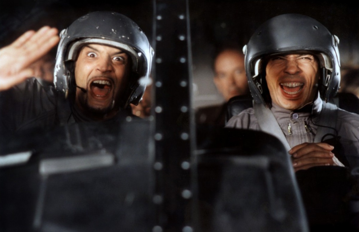 Кадры из Адский небоскреб (2001)