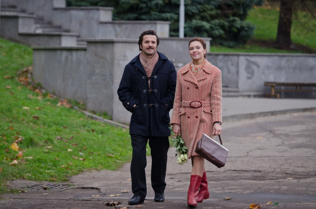 Кадры из Она не могла иначе (2013)