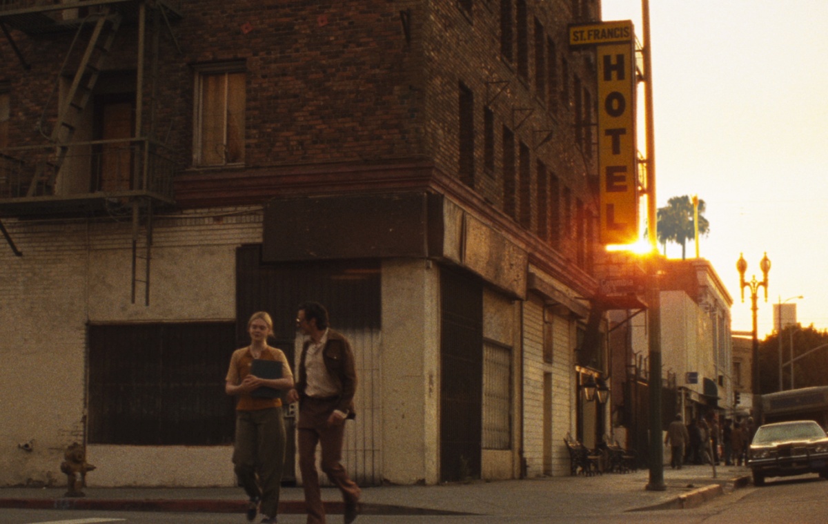 Совсем низко (2014)