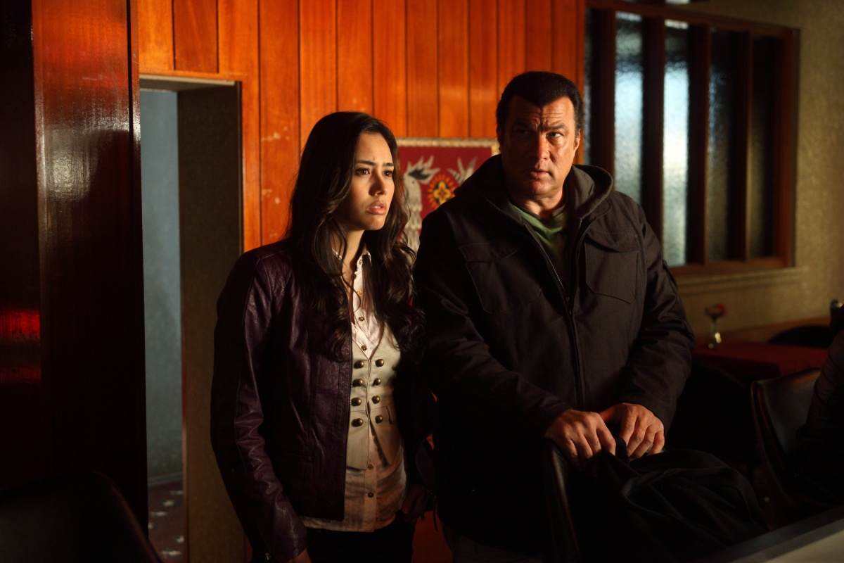 Кадры из Опасный человек (2009)