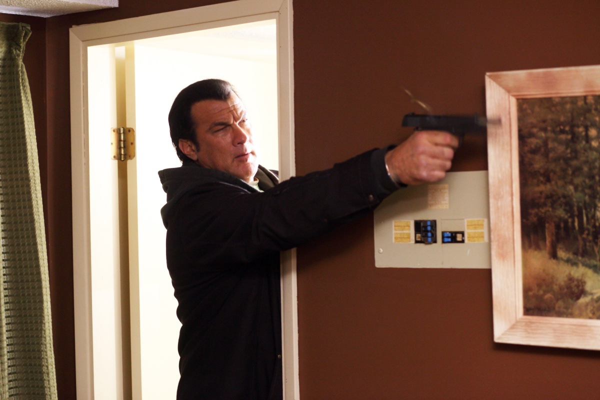 Кадры из Опасный человек (2009)