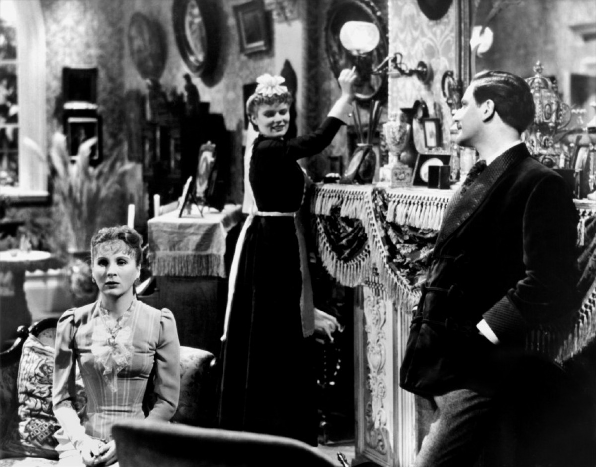 Кадры из Газовый свет (1944)