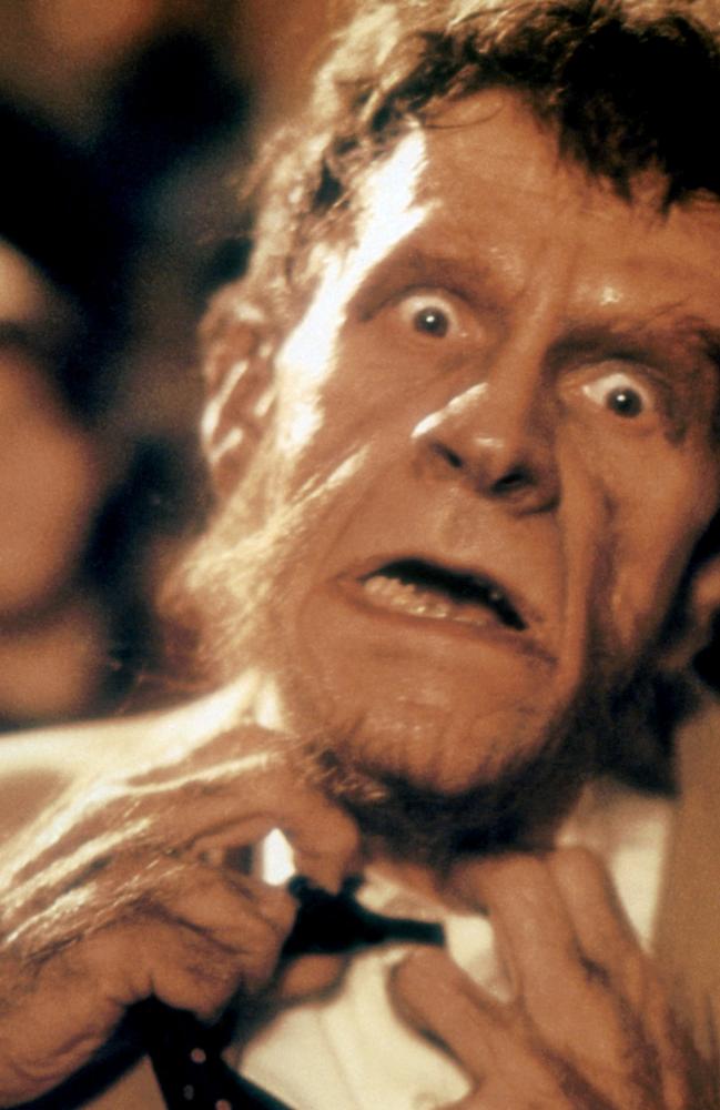 Кадры из Серебряная пуля (1985)