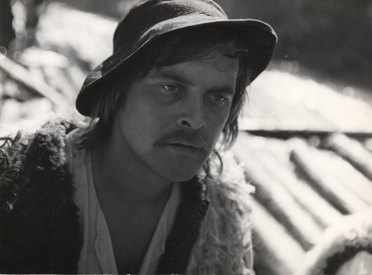 Кадры из Белая птица с черной отметиной (1972)