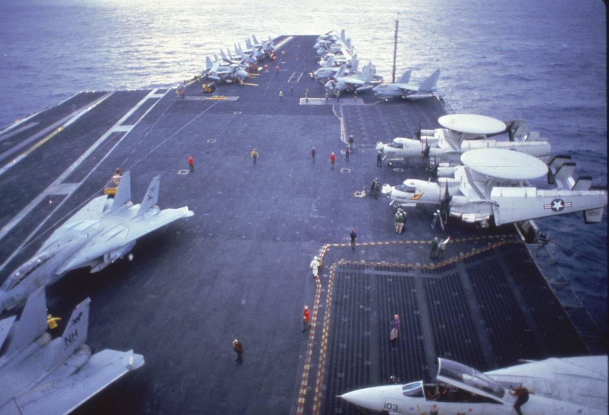 Кадры из Лучший стрелок (1986)