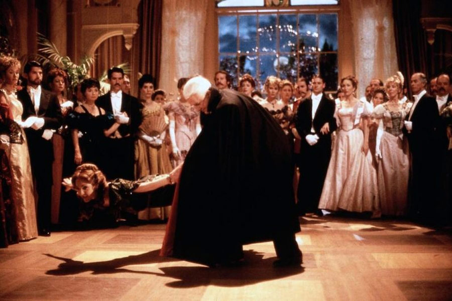 Кадры из Дракула: Мёртвый и довольный (1995)