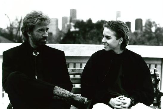 Кадры из Парный удар (1992)