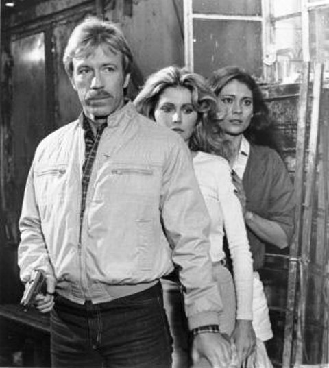 Кадры из Вынужденная месть (1982)