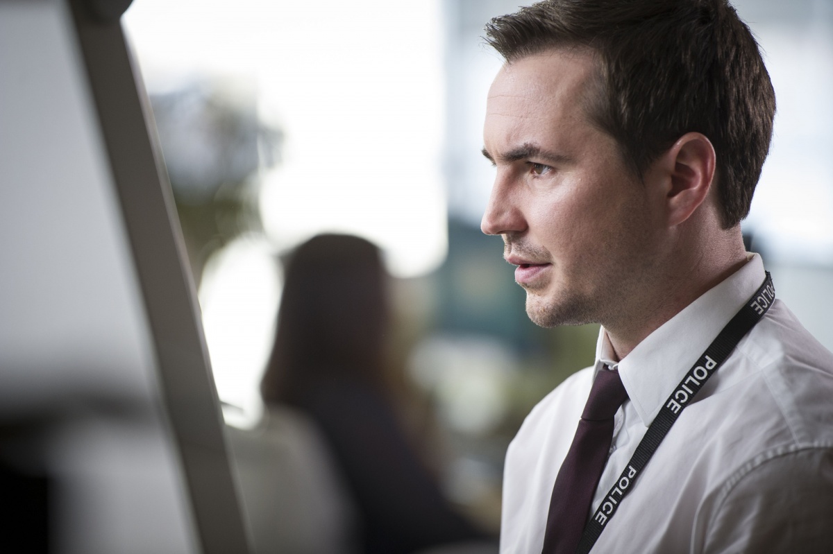 Кадры из По долгу службы (2012)