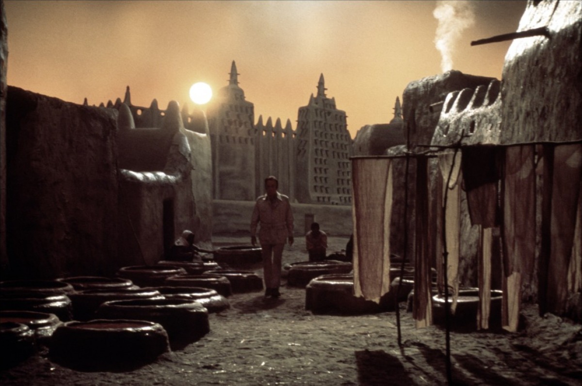 Кадры из Изгоняющий дьявола II: Еретик (1977)