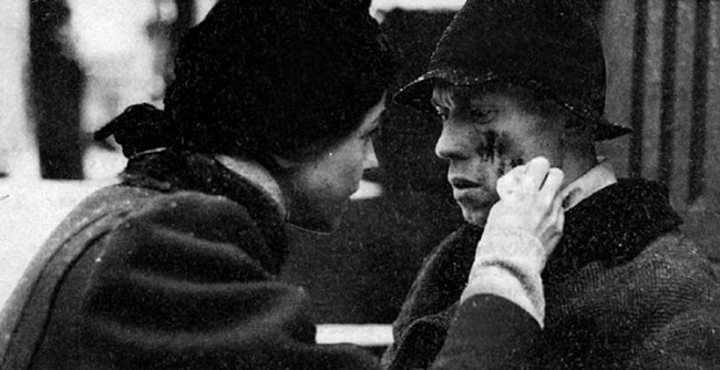 Кадры из Счастливые дни (1992)