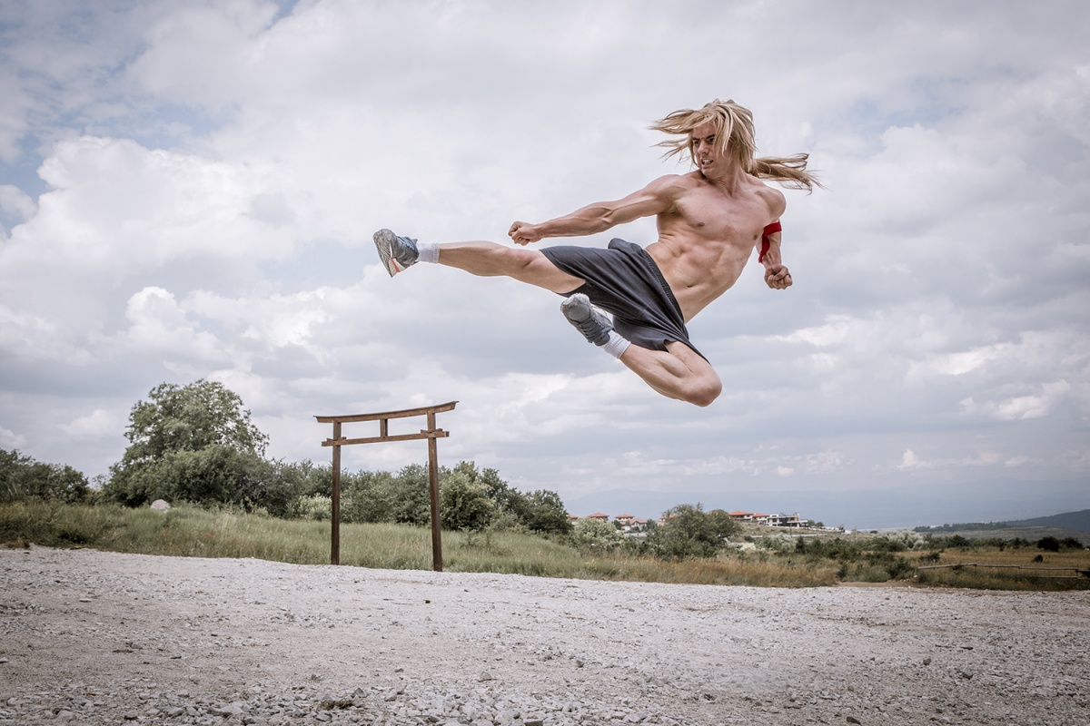 Кадры из Уличный боец: Кулак убийцы (2014)