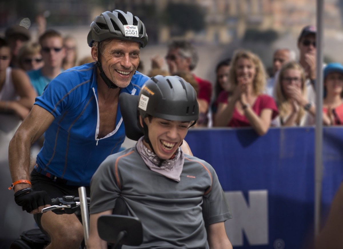 Кадры из Всеми силами (2013)