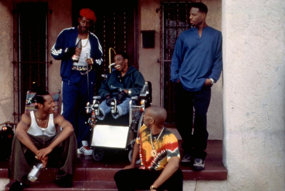 Кадры из Не грози южному централу, попивая сок у себя в квартале (1996)