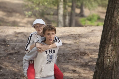 Кадры из Хорошие дети не плачут (2012)