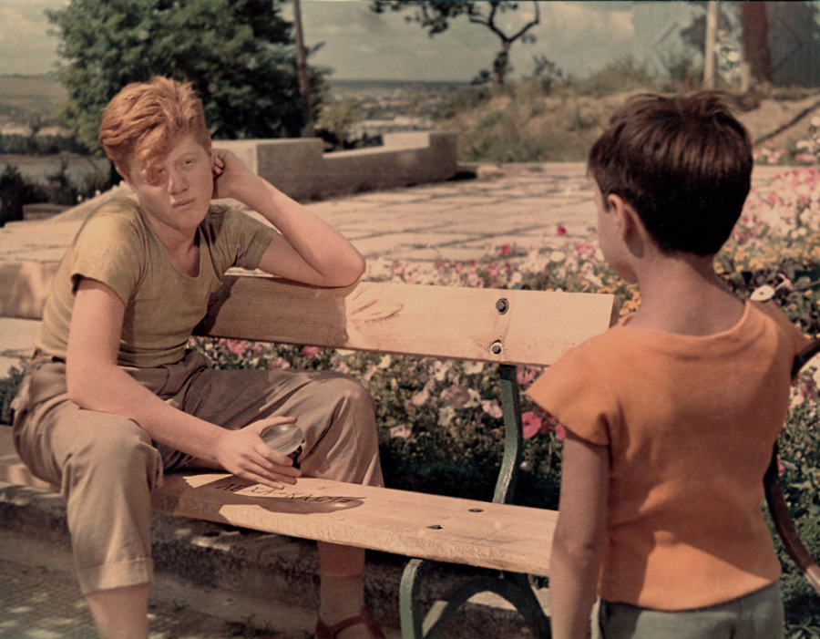 Человек идет за солнцем (1962)