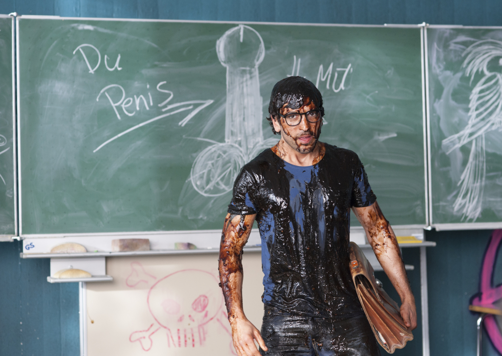 Кадры из Зачётный препод (2013)