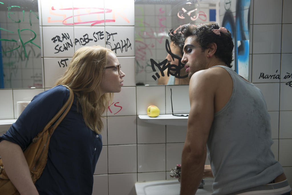 Кадры из Зачётный препод (2013)