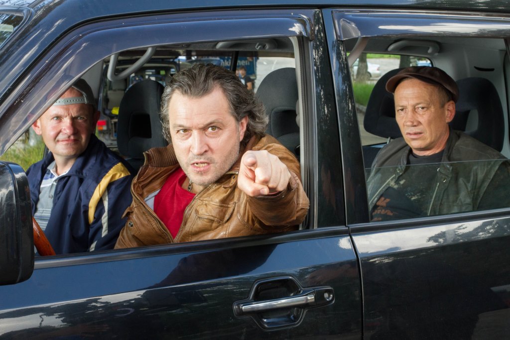 Кадры из Барби и медведь (2015)