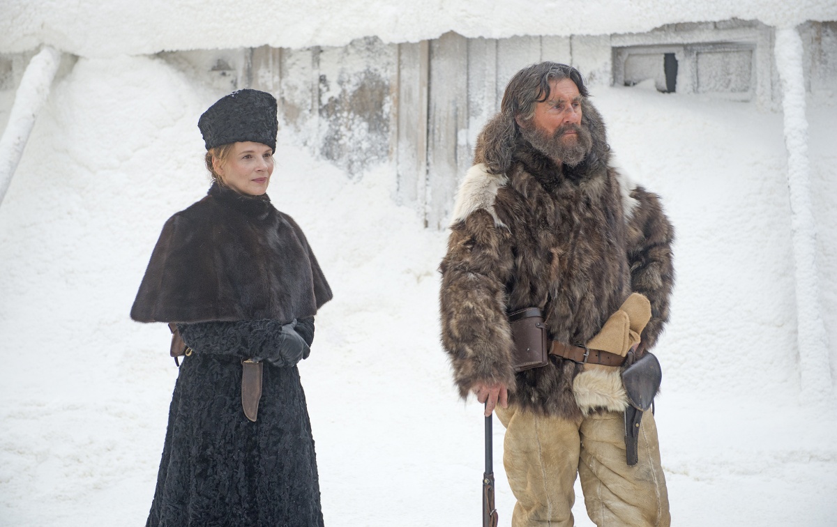 Кадры из Никому не нужна ночь (2015)