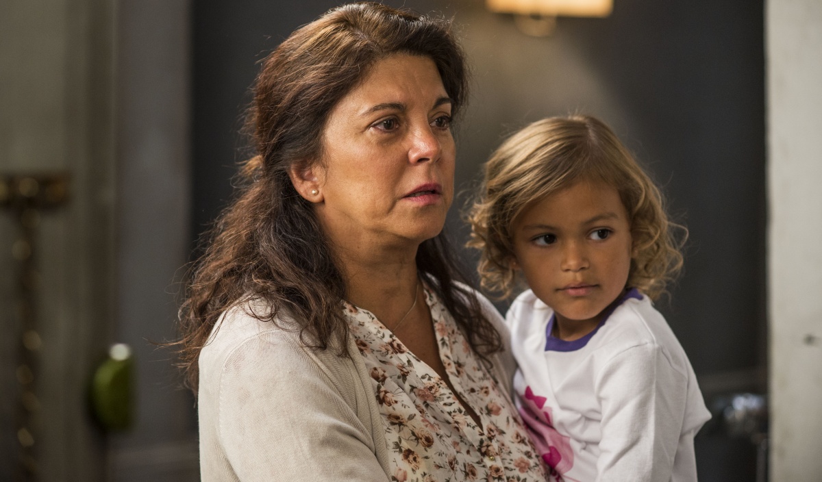 Кадры из Эверли (2014)