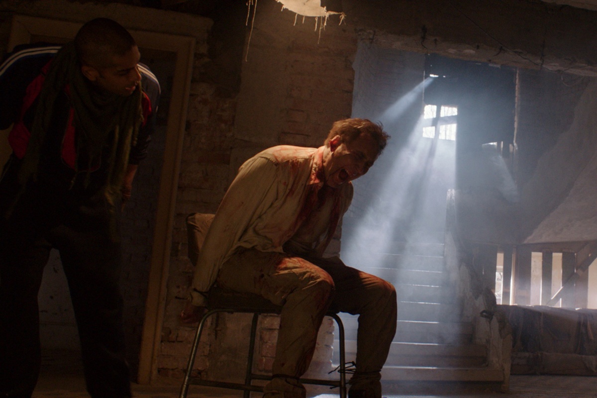 Кадры из Умирающий свет (2014)