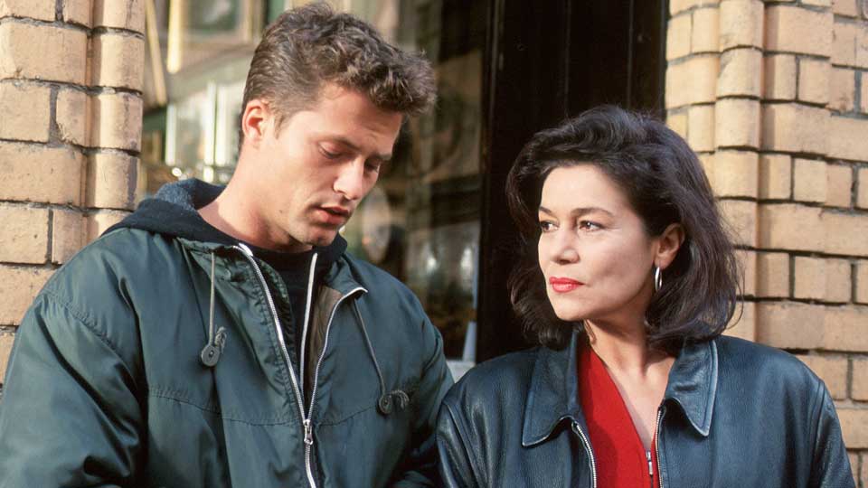 Кадры из Женщина-комиссар (1994)