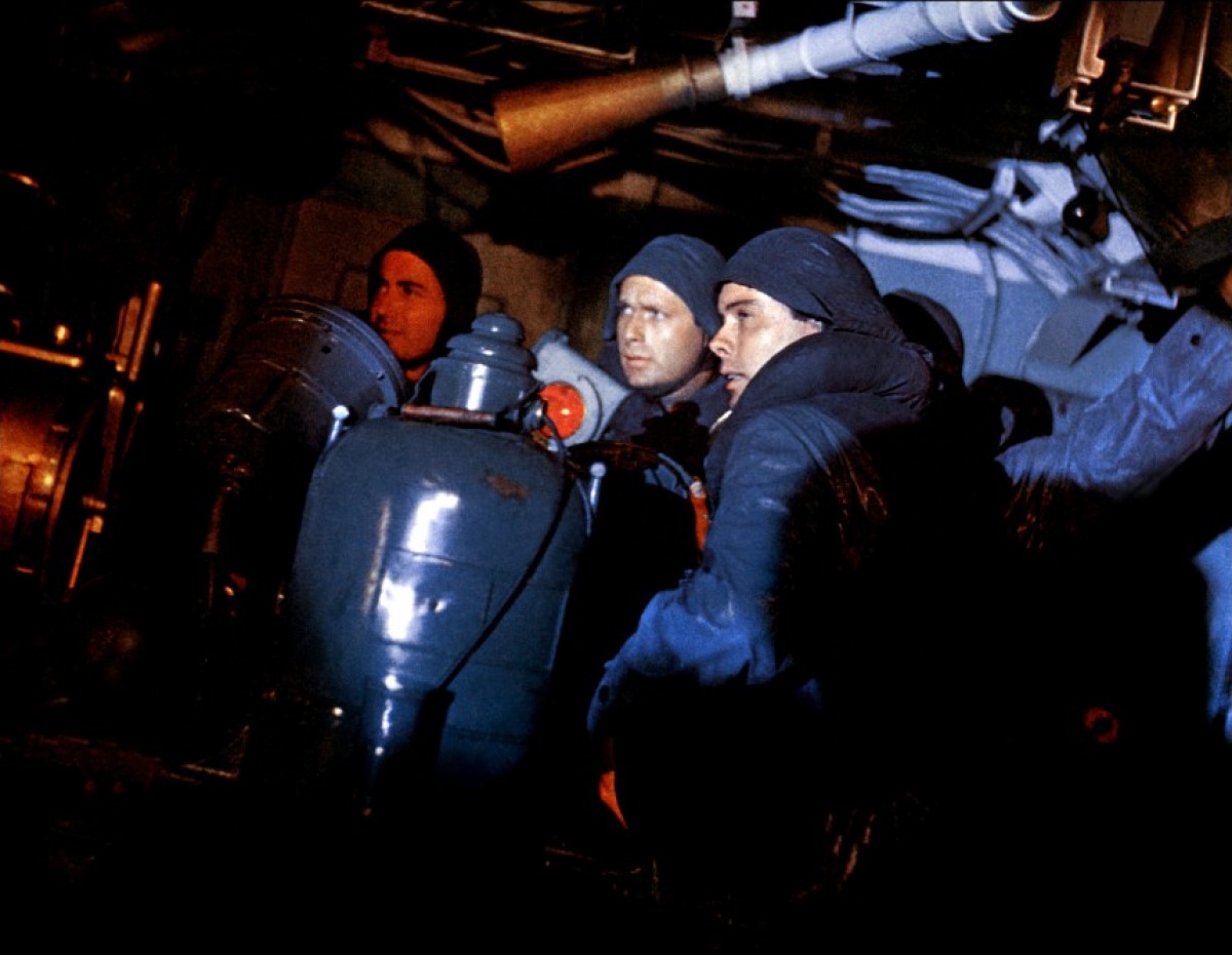 Кадры из Восстание Кейна (1954)