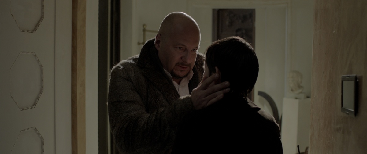 Кадры из Под электрическими облаками (2015)