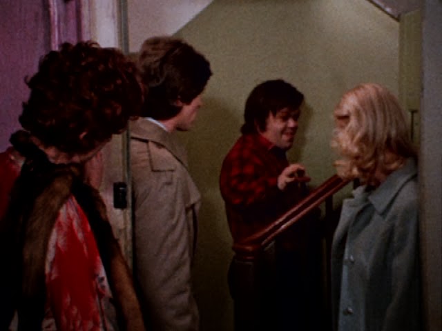 Кадры из Грешный карлик (1974)