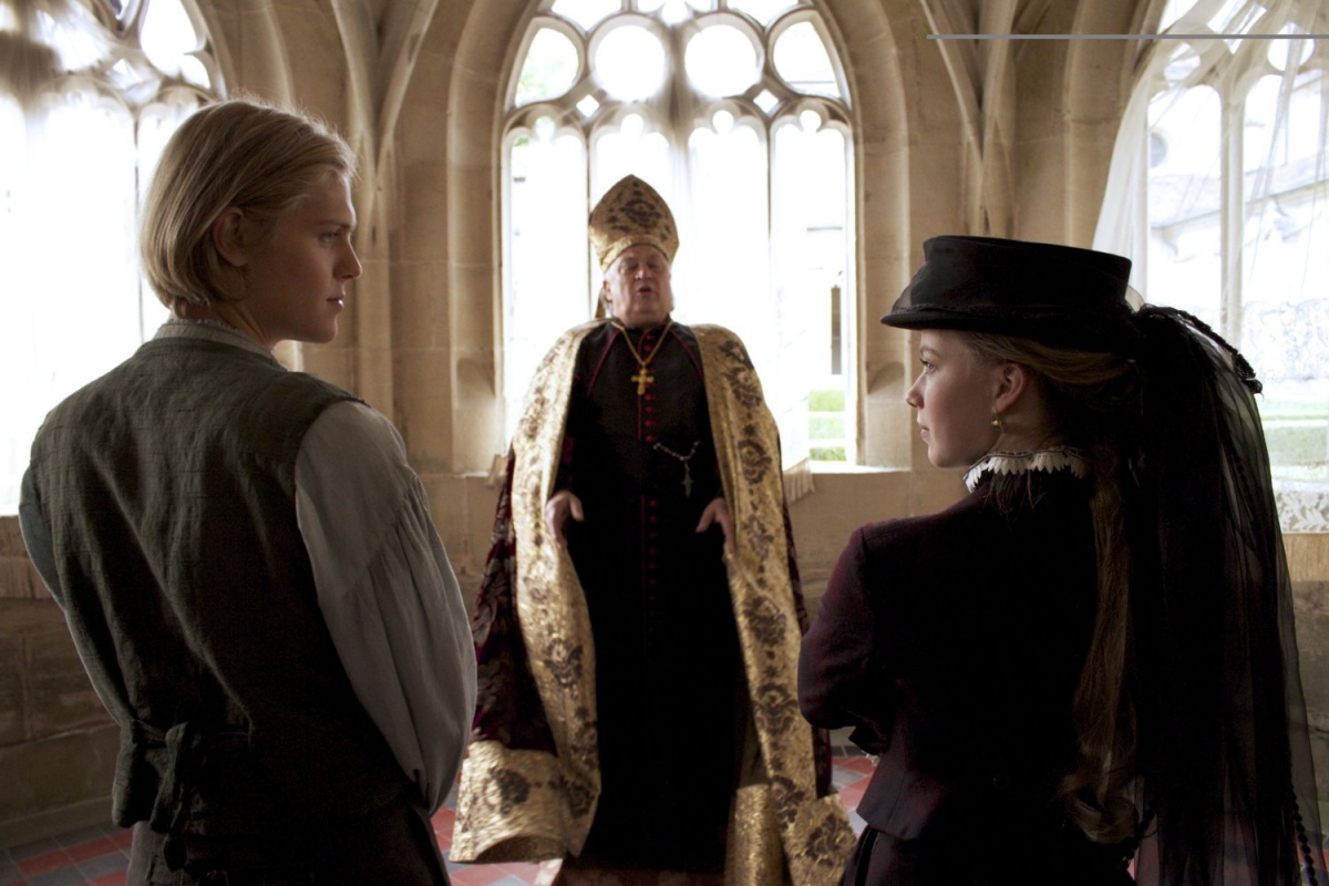 Кадры из Дьявол с тремя золотыми волосками (2013)