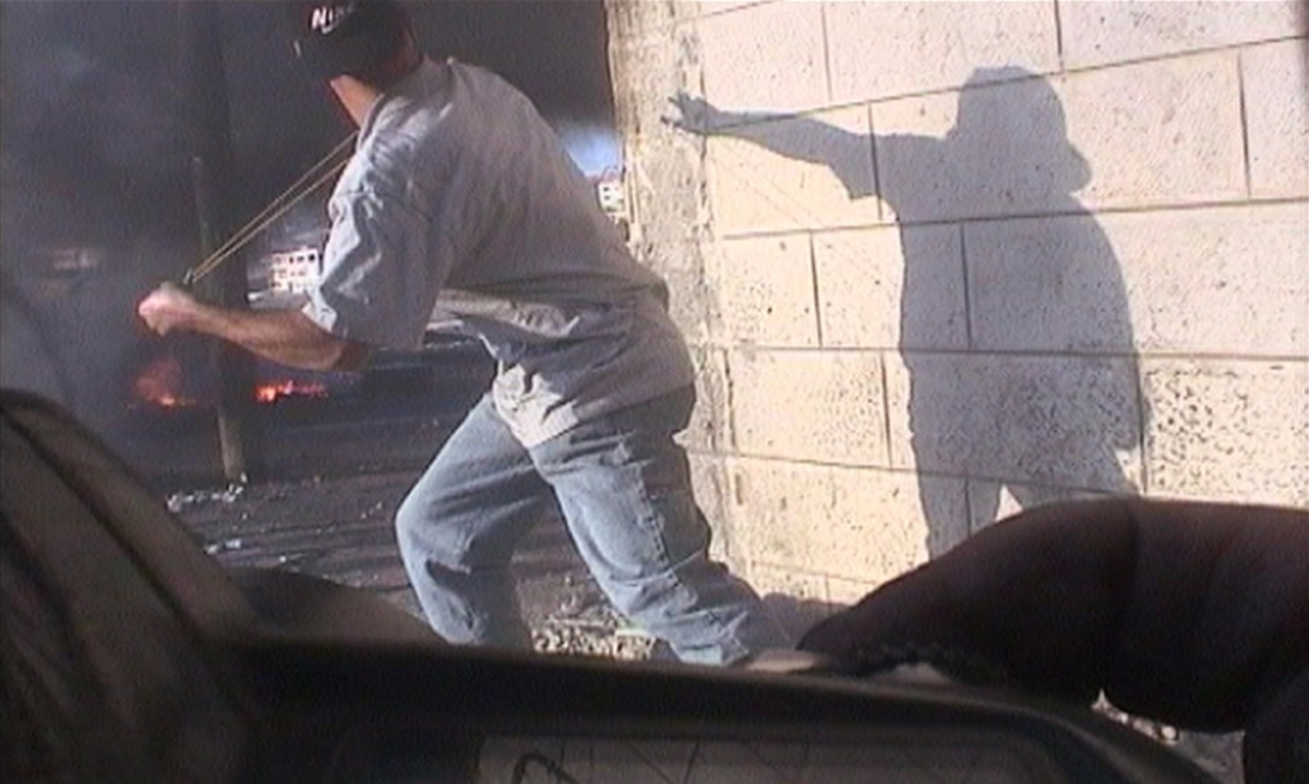 Кадры из Военный фотограф (2002)