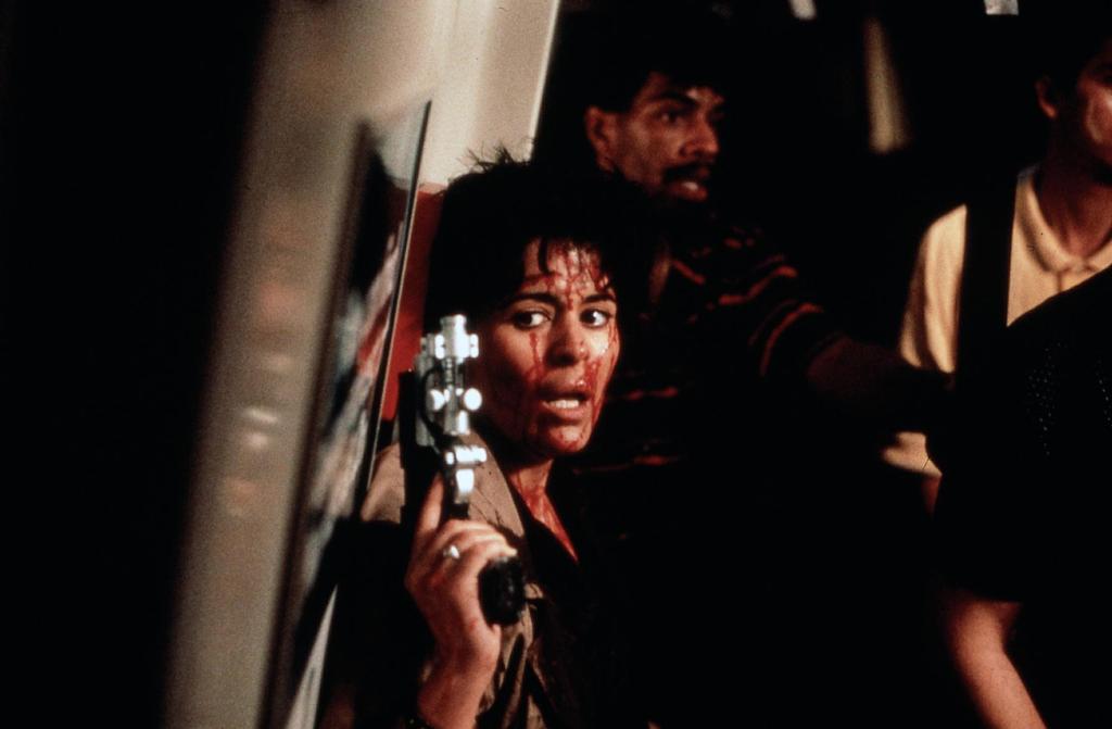 Кадры из Хищник 2 (1990)