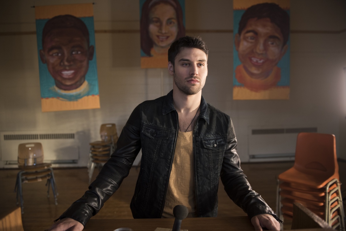 Кадры из Герои: Возрождение (2015)