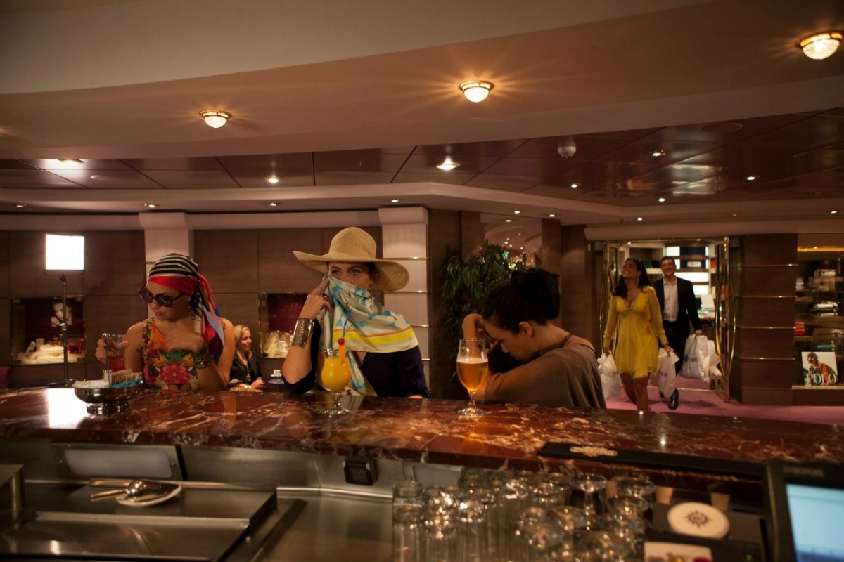 Кадры из S.O.S. Женщины в море (2014)