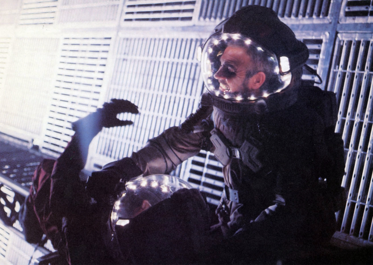 Кадры из Чужая земля (1981)