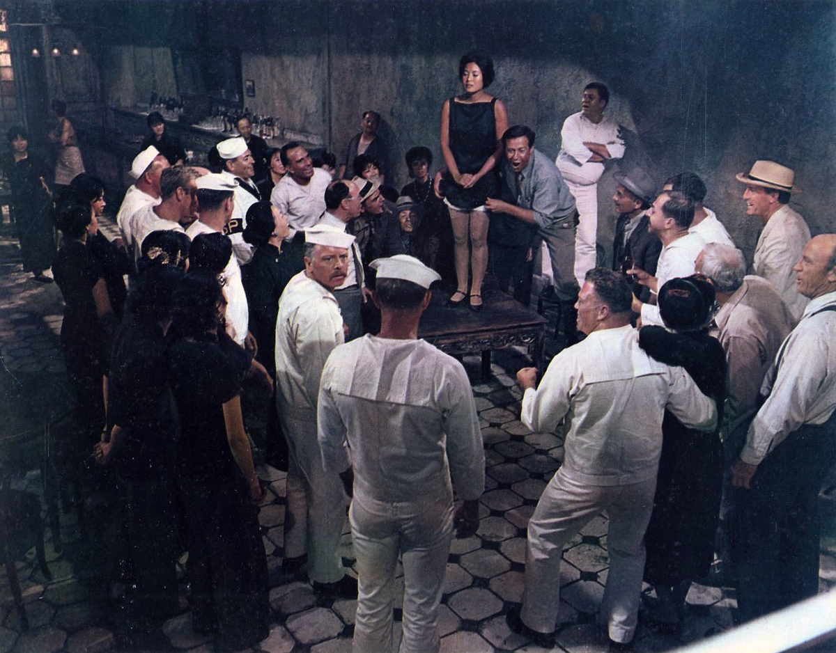 Кадры из Песчаная галька (1966)