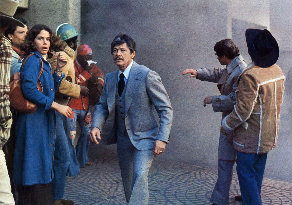 Кадры из Телефон (1977)